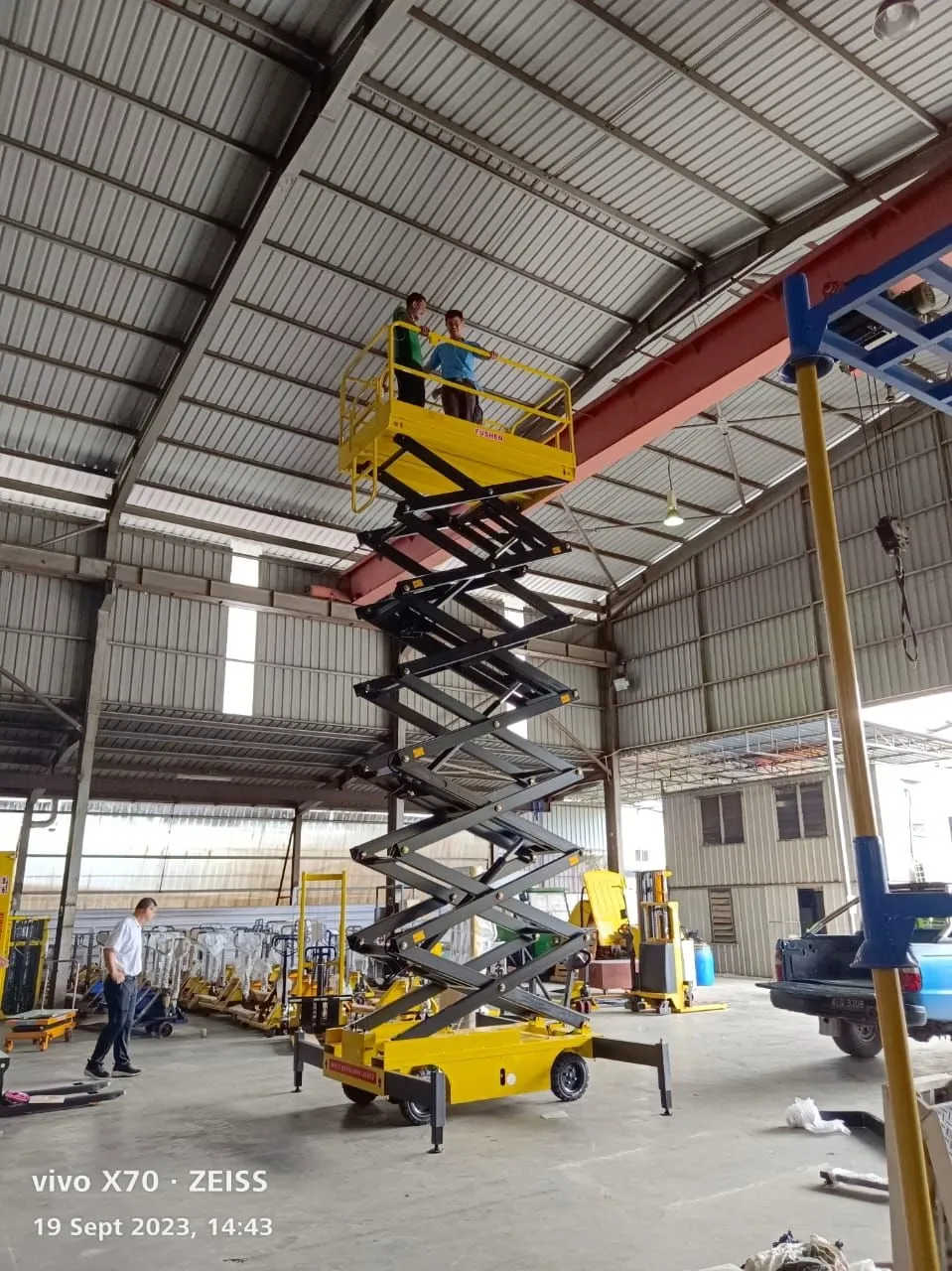 Customer Visit To Company For Test Products