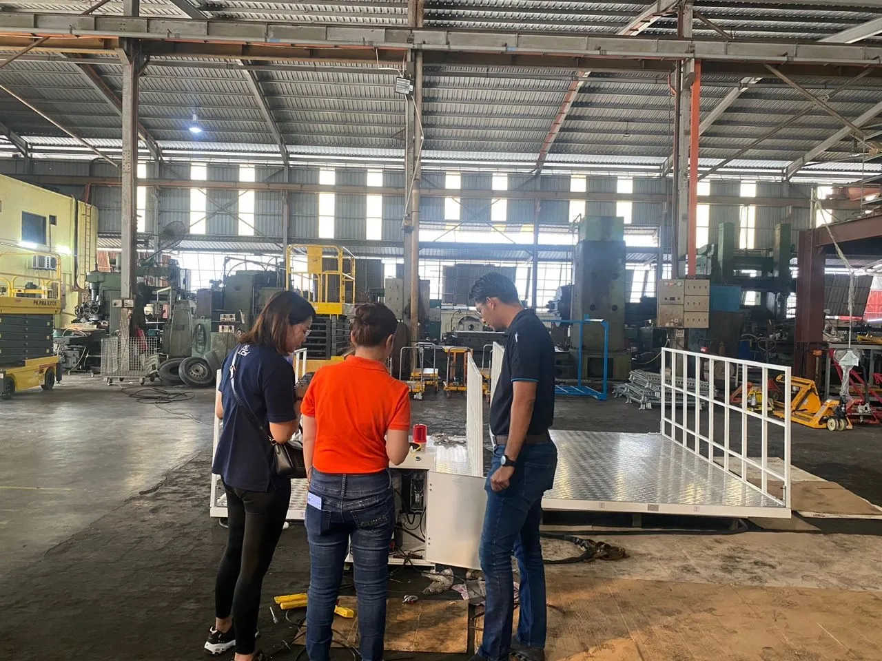 QC Checking By Customer At FUSHEN