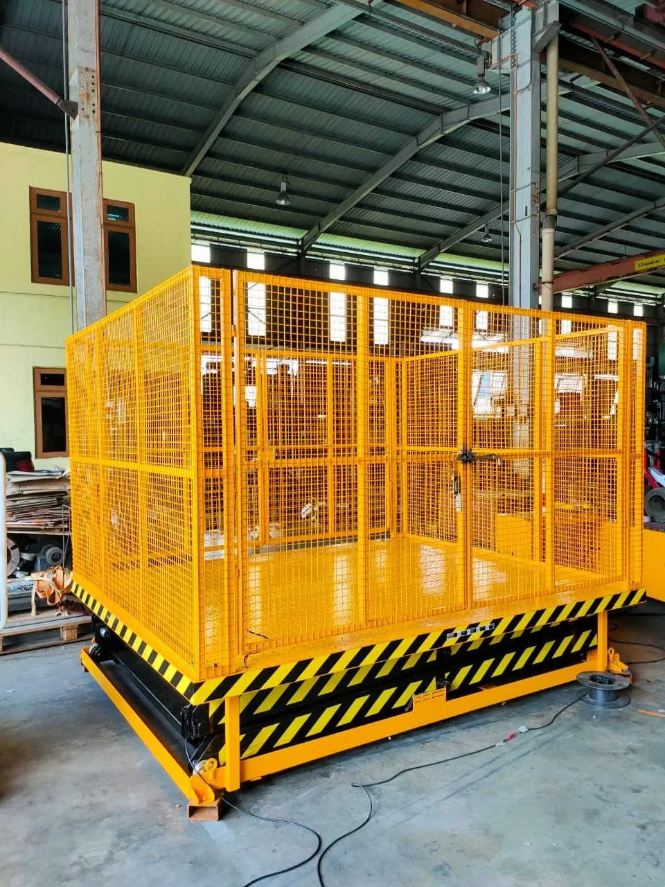 Stationary Scissor Lift
